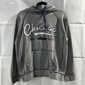 Vineyard Authentic Vintage “Chicago EST. 1837” Gray Hoodie – Size Small